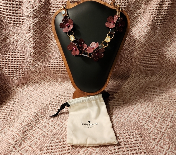 Kate Spade Blooming Bling Leather/Stone Floral Necklace NWT - Picture 2 of 11
